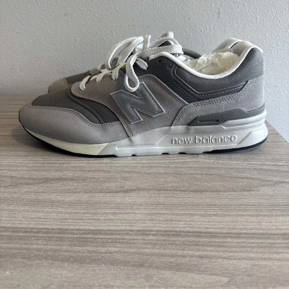 New Balance 997H CM997HCA Grey Comfort Lifestyle Shoes Mens 12.5 D NWOB